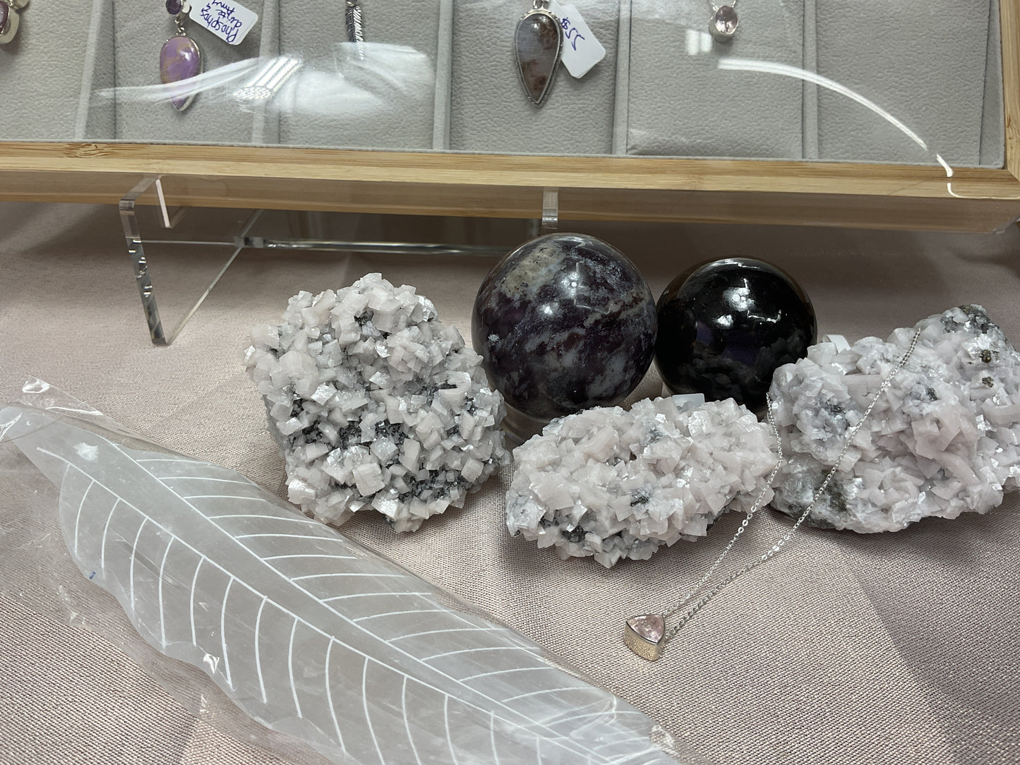 Strawberrymoonlovbug